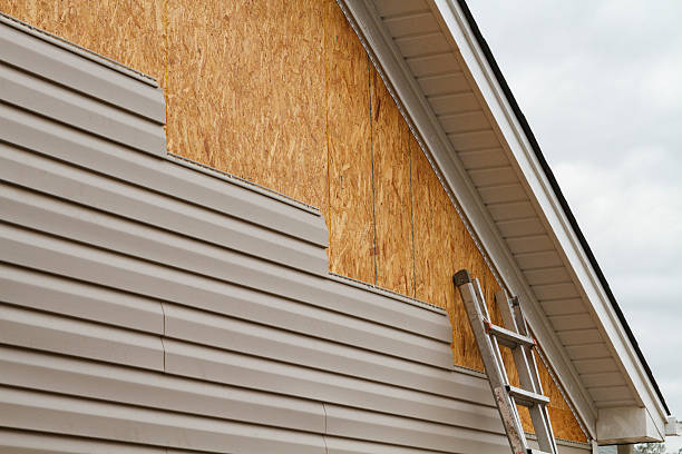 Professional Siding Replacement technician working in Winfield, IL